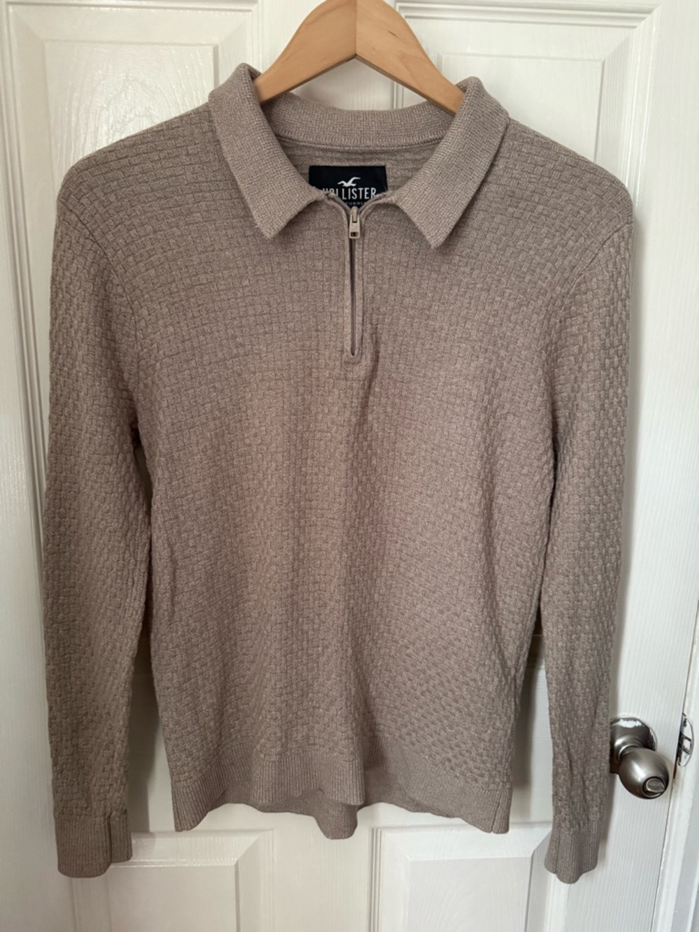 Hollister Men's Taupe Half-Zip Polo Sweater